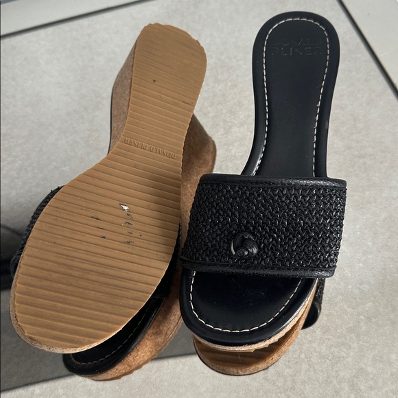 Black Woven Slide Sandals - Picture 2 of 3